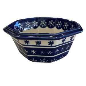 Boleslawiec Polish Pottery octagonal Bowl snow flake blue white